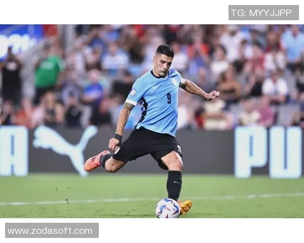 苏亚雷斯足球明星的辉煌历程与传奇瞬间回顾 苏亚雷斯足球明星的辉煌历程与传奇瞬间回顾