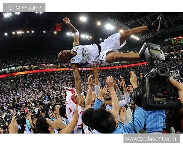 挂历中的外国足球明星魅力展现与传奇故事分享